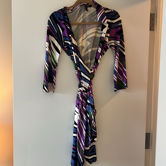 Diane Von Furstenberg for Neiman Marcus. Justin Wrap Dress 3/4 length sleeves 10 - Picture 2 of 16